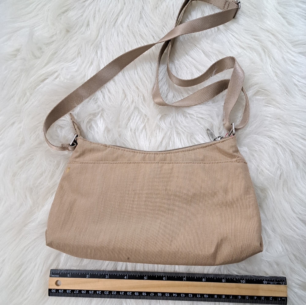 SALE. Sm Baggallini w/pink builtin wallet - Picture 6 of 15